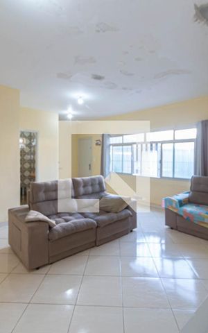 Casa para alugar com 168m², 3 quartos e 2 vagas Casa para alugar com 168m², 3 quartos e 2 vagasSala