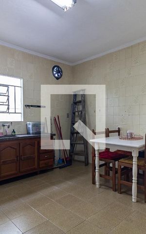Casa à venda com 140m², 3 quartos e 3 vagas Casa à venda com 140m², 3 quartos e 3 vagasCozinha
