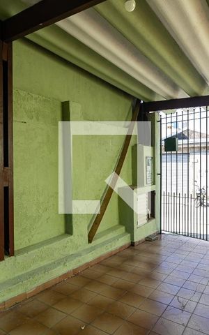 Casa à venda com 140m², 3 quartos e 3 vagas Casa à venda com 140m², 3 quartos e 3 vagasGaragem