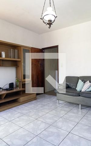 Casa à venda com 140m², 3 quartos e 3 vagas Casa à venda com 140m², 3 quartos e 3 vagasSala