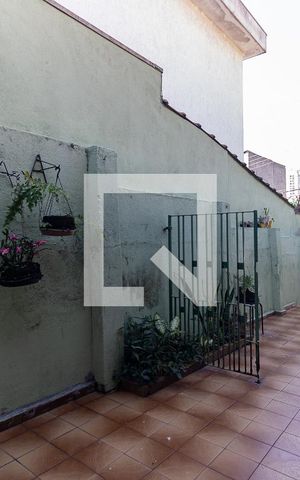 Casa à venda com 140m², 3 quartos e 3 vagas Casa à venda com 140m², 3 quartos e 3 vagasQuintal