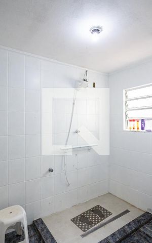 Casa à venda com 200m², 3 quartos e 2 vagas Casa à venda com 200m², 3 quartos e 2 vagasBanheiro Social