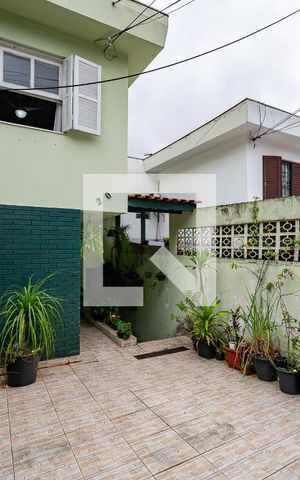Casa à venda com 200m², 3 quartos e 2 vagas Casa à venda com 200m², 3 quartos e 2 vagasGaragem