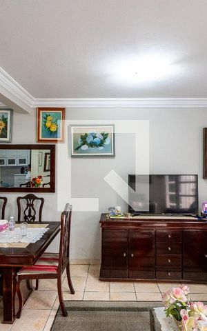 Casa à venda com 200m², 3 quartos e 2 vagas Casa à venda com 200m², 3 quartos e 2 vagasSala