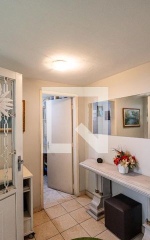 Casa à venda com 200m², 3 quartos e 2 vagas Casa à venda com 200m², 3 quartos e 2 vagasEntrada