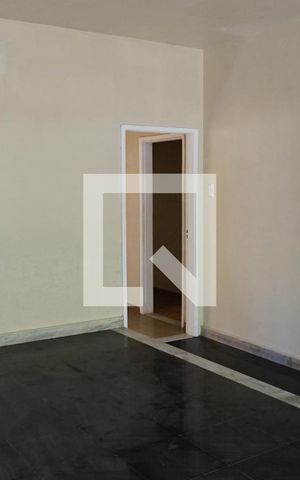Casa para alugar com 480m², 3 quartos e 2 vagassala