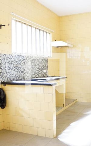 Casa para alugar com 480m², 3 quartos e 2 vagasCozinha