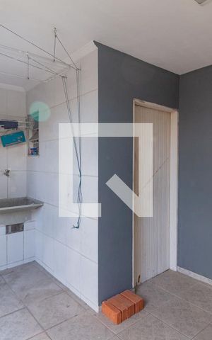 Casa à venda com 200m², 3 quartos e 2 vagas Casa à venda com 200m², 3 quartos e 2 vagasÁrea de serviço