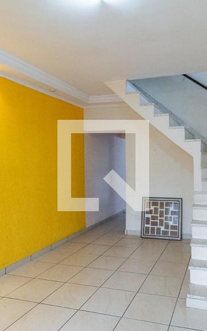Casa à venda com 200m², 3 quartos e 2 vagas Casa à venda com 200m², 3 quartos e 2 vagasSala