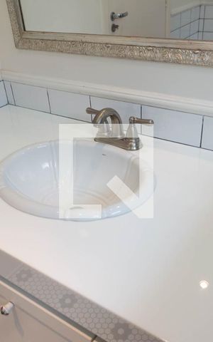 Casa à venda com 110m², 2 quartos e 2 vagasBanheiro da Suíte