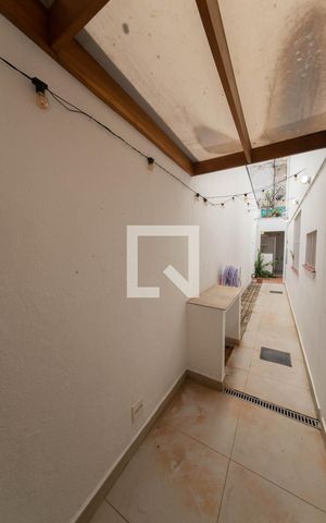 Casa à venda com 110m², 2 quartos e 2 vagasCorredor 