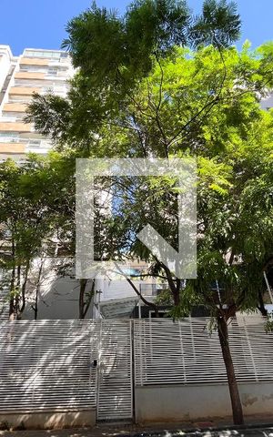 Apartamento à venda com 190m², 4 quartos e 2 vagas Apartamento à venda com 190m², 4 quartos e 2 vagasFachada