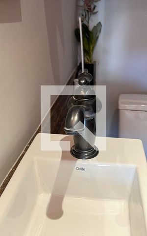 Apartamento à venda com 190m², 4 quartos e 2 vagas Apartamento à venda com 190m², 4 quartos e 2 vagasLavabo da Cobertura