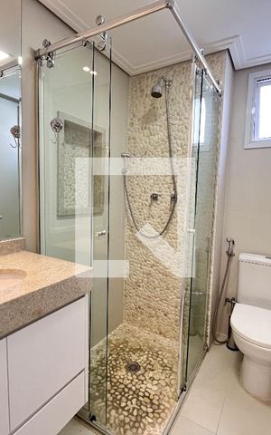 Apartamento à venda com 190m², 4 quartos e 2 vagas Apartamento à venda com 190m², 4 quartos e 2 vagasBanheiro da Suíte 1