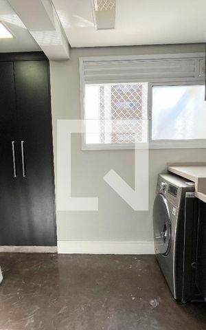 Apartamento à venda com 190m², 4 quartos e 2 vagas Apartamento à venda com 190m², 4 quartos e 2 vagasÁrea de Serviço