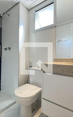 Apartamento à venda com 190m², 4 quartos e 2 vagas Apartamento à venda com 190m², 4 quartos e 2 vagasBanheiro da Suíte 2