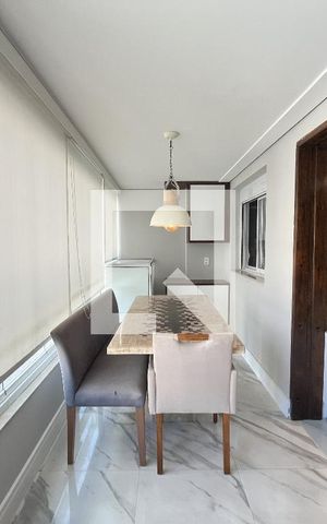 Apartamento à venda com 190m², 4 quartos e 2 vagas Apartamento à venda com 190m², 4 quartos e 2 vagasVaranda