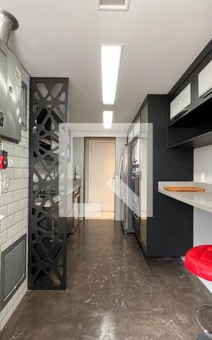 Apartamento à venda com 190m², 4 quartos e 2 vagas Apartamento à venda com 190m², 4 quartos e 2 vagasÁrea de Serviço
