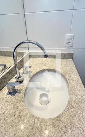 Apartamento à venda com 190m², 4 quartos e 2 vagas Apartamento à venda com 190m², 4 quartos e 2 vagasBanheiro da Suíte 2