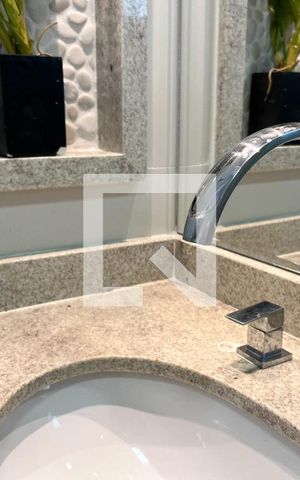 Apartamento à venda com 190m², 4 quartos e 2 vagas Apartamento à venda com 190m², 4 quartos e 2 vagasBanheiro da Suíte 1