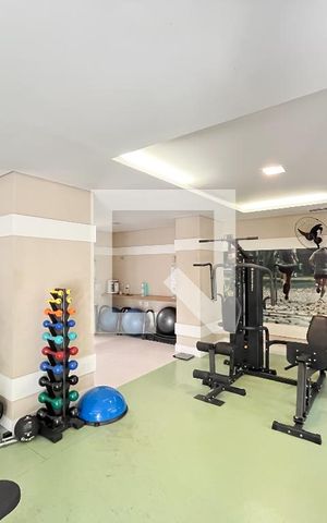 Apartamento à venda com 190m², 4 quartos e 2 vagas Apartamento à venda com 190m², 4 quartos e 2 vagasÁrea comum - Academia