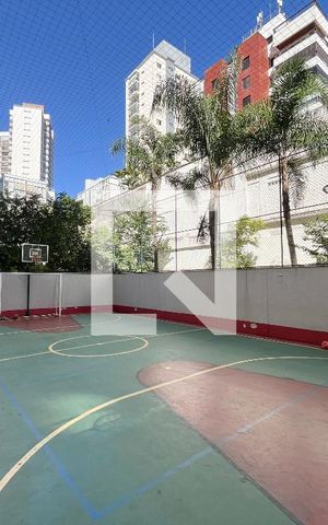 Apartamento à venda com 190m², 4 quartos e 2 vagas Apartamento à venda com 190m², 4 quartos e 2 vagasÁrea comum - Quadra