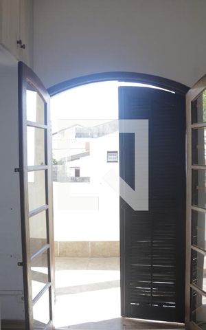 Casa à venda com 380m², 6 quartos e 4 vagasSuite
