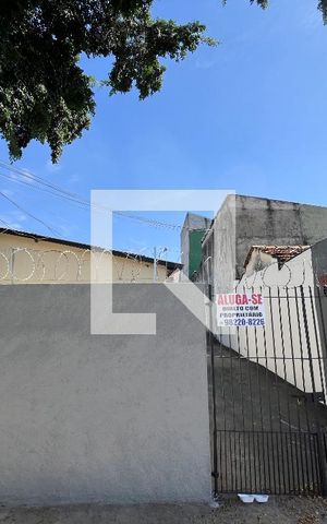 Casa para alugar com 35m², 1 quarto e 1 vaga Casa para alugar com 35m², 1 quarto e 1 vagaFachada