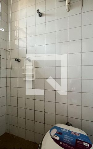 Casa para alugar com 35m², 1 quarto e 1 vaga Casa para alugar com 35m², 1 quarto e 1 vagaBanheiro