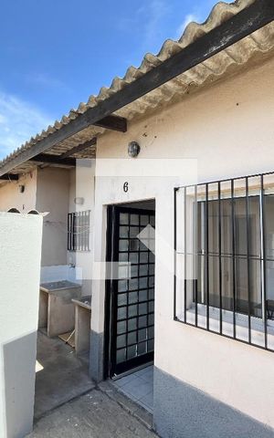 Casa para alugar com 35m², 1 quarto e 1 vaga Casa para alugar com 35m², 1 quarto e 1 vagaFachada