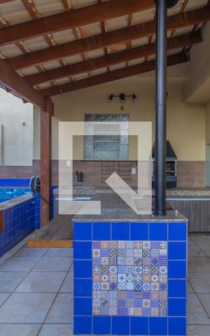 Casa à venda com 390m², 3 quartos e 2 vagas Casa à venda com 390m², 3 quartos e 2 vagasÁrea Externa