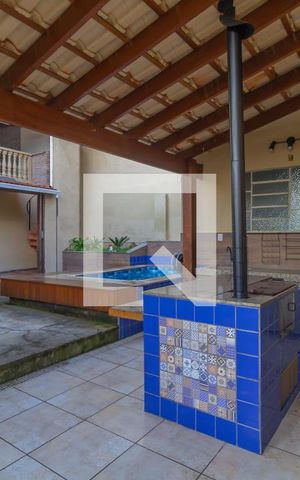 Casa à venda com 390m², 3 quartos e 2 vagas Casa à venda com 390m², 3 quartos e 2 vagasÁrea Externa