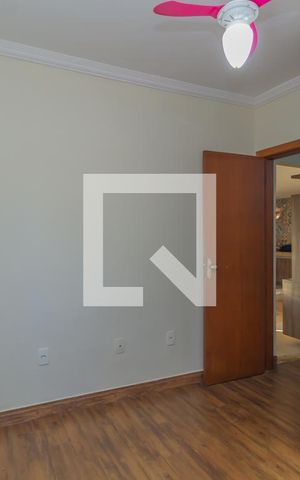 Casa à venda com 390m², 3 quartos e 2 vagas Casa à venda com 390m², 3 quartos e 2 vagasQuarto 3