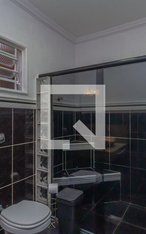 Casa à venda com 390m², 3 quartos e 2 vagas Casa à venda com 390m², 3 quartos e 2 vagasBanheiro