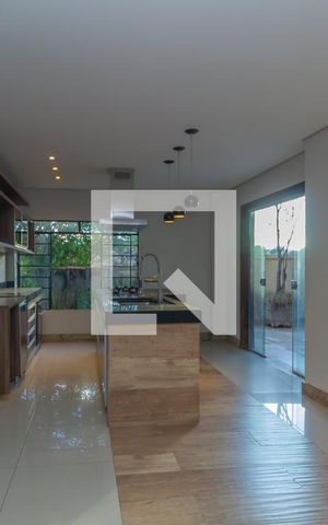 Casa à venda com 390m², 3 quartos e 2 vagas Casa à venda com 390m², 3 quartos e 2 vagasCozinha