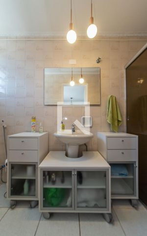 Casa à venda com 315m², 5 quartos e 3 vagasQuarto de Hospedes - Banheiro da Suíte