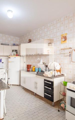 Casa à venda com 192m², 4 quartos e 2 vagas Casa à venda com 192m², 4 quartos e 2 vagasCozinha