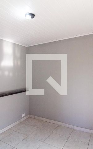 Casa para alugar com 60m², 2 quartos e sem vaga Casa para alugar com 60m², 2 quartos e sem vagaSala
