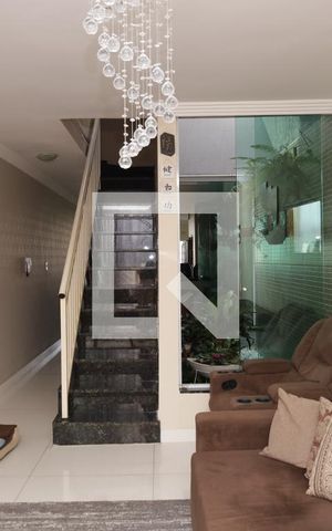 Casa à venda com 158m², 3 quartos e 4 vagasSala