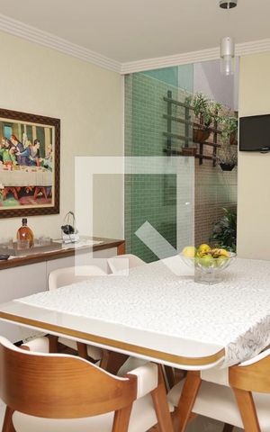Casa à venda com 158m², 3 quartos e 4 vagasCopa