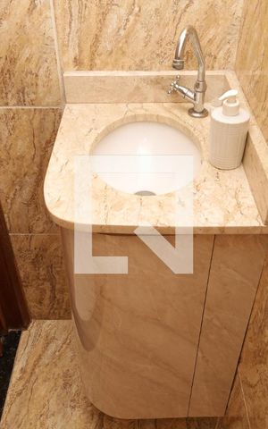 Casa à venda com 158m², 3 quartos e 4 vagasBanheiro Social