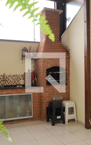 Casa à venda com 158m², 3 quartos e 4 vagasChurrasqueira