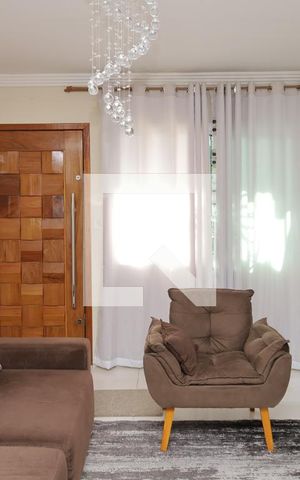 Casa à venda com 158m², 3 quartos e 4 vagasSala