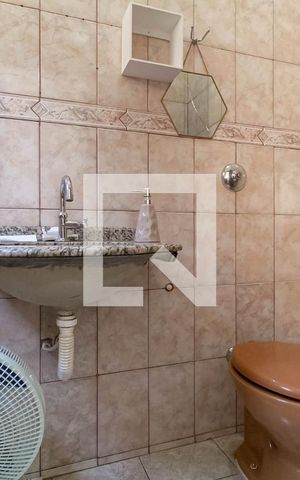 Casa à venda com 200m², 3 quartos e 1 vaga Casa à venda com 200m², 3 quartos e 1 vagaBanheiro da suíte