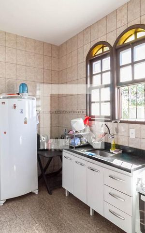 Casa à venda com 200m², 3 quartos e 1 vaga Casa à venda com 200m², 3 quartos e 1 vagaCozinha