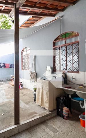 Casa à venda com 200m², 3 quartos e 1 vaga Casa à venda com 200m², 3 quartos e 1 vagaÁrea de serviço