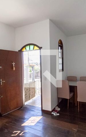 Casa à venda com 200m², 3 quartos e 1 vaga Casa à venda com 200m², 3 quartos e 1 vagaSala