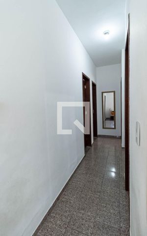 Casa à venda com 200m², 3 quartos e 1 vaga Casa à venda com 200m², 3 quartos e 1 vagaCorredor