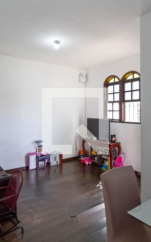 Casa à venda com 200m², 3 quartos e 1 vaga Casa à venda com 200m², 3 quartos e 1 vagaSala