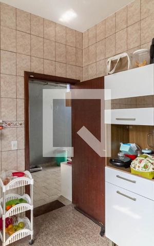 Casa à venda com 200m², 3 quartos e 1 vaga Casa à venda com 200m², 3 quartos e 1 vagaCozinha